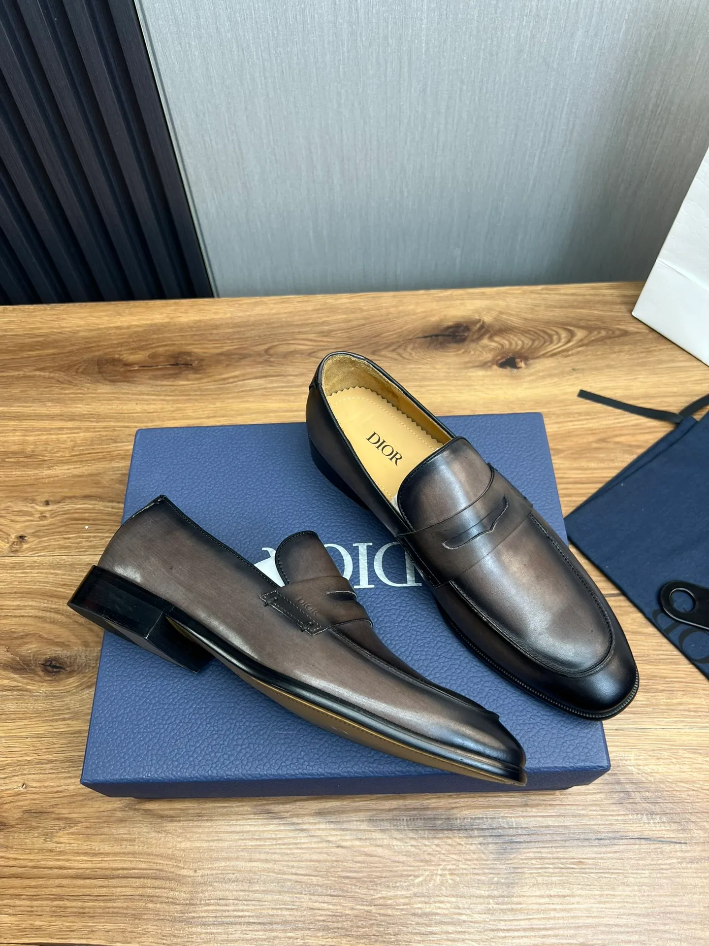 Men's men's shoes 💰540💰 Dior men's business casual leather shoes 👞all made of imported original brand leather, just to create a more comfortable wearing experience, upper: original cowhide ➕ imported cowhide lining, original non-slip and wear-resistant rubber outsole ✔️36-45 (45 non-returnable)